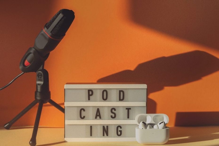 10 EASY Ways to record phone audio for podcast - cover image
